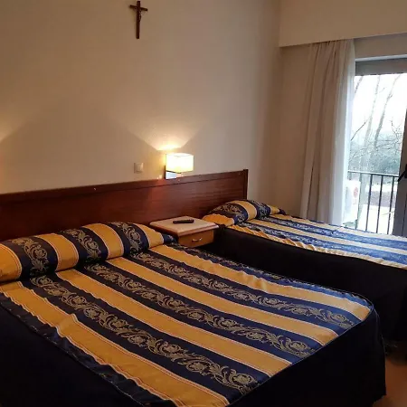 Residencial Coroa D'ouro Гостевой дом Фатима